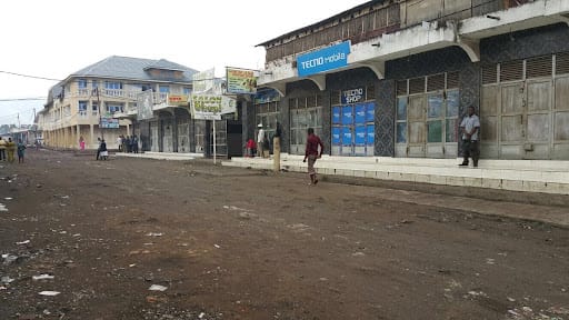 Commerces fermes Kinshasa impact economique ville morte